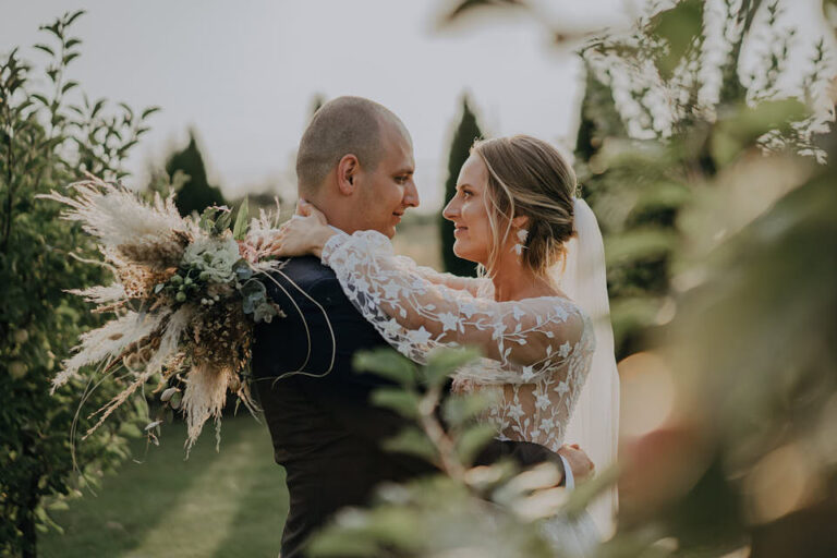 Niepowtarzalne wesele w Malinowym Dworze – przepiękne ujęcia ślubne w Wieluniu